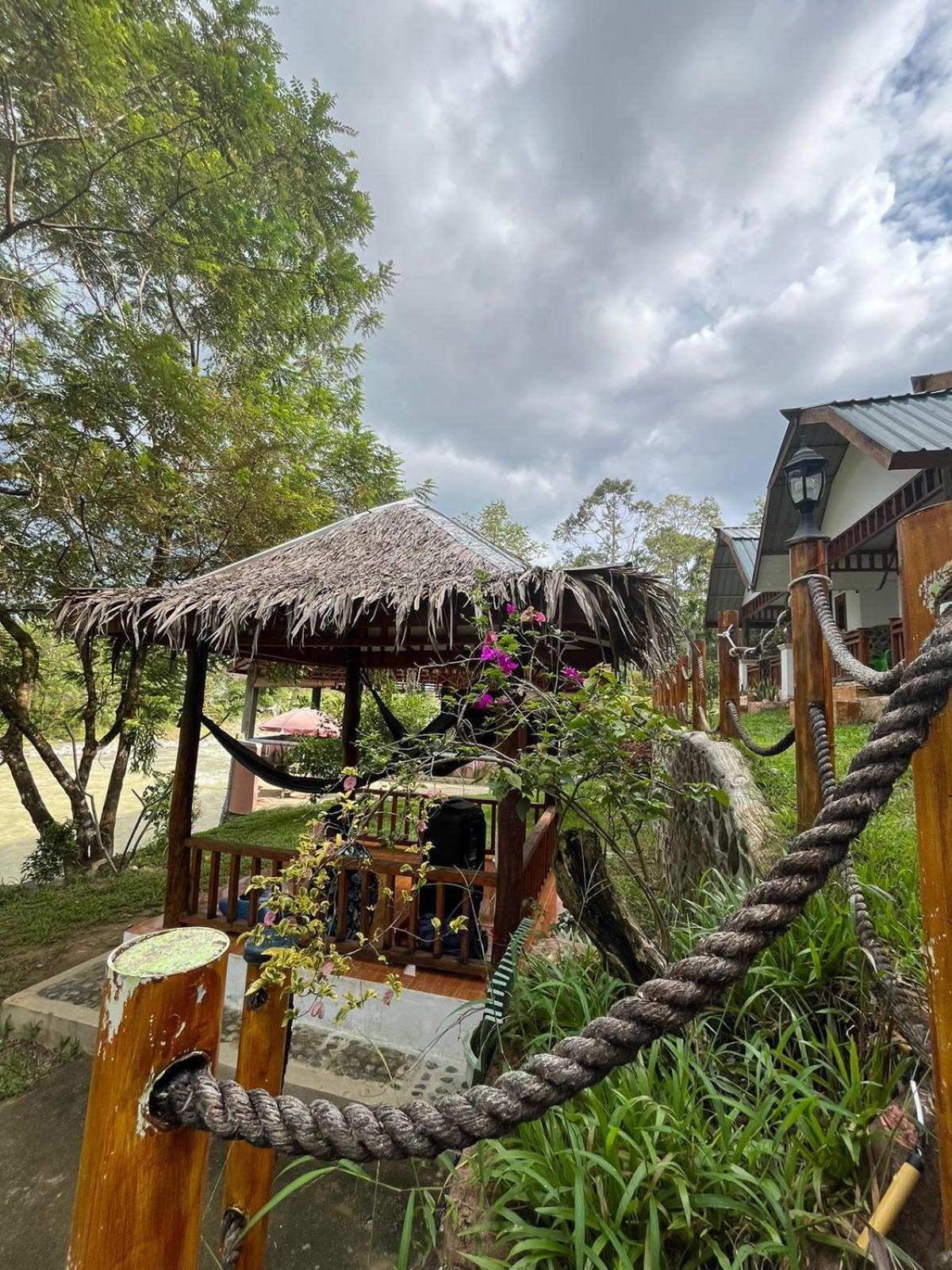 Asim Paris Guesthouse & Jungle Trekking บูกิตลาวัง ภายนอก รูปภาพ